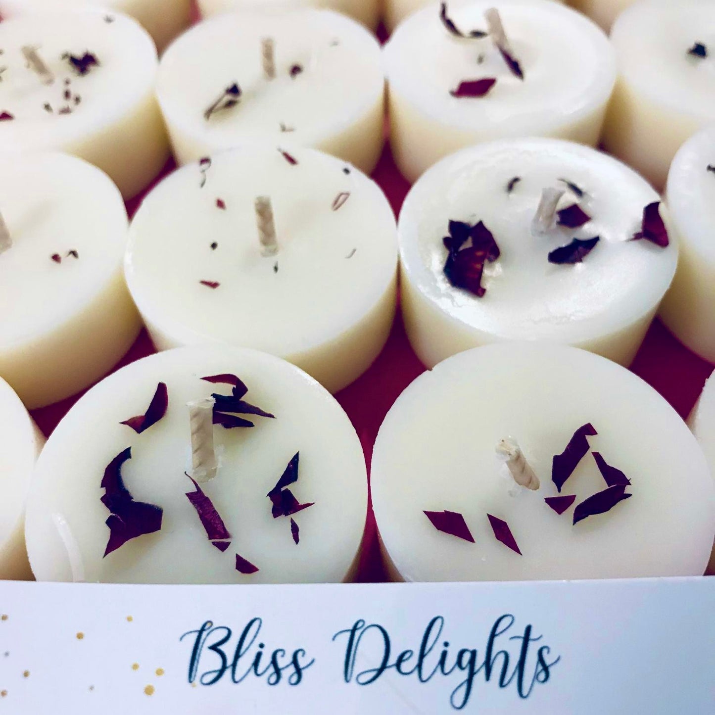 12 Velvet Rose & Oud Tealights