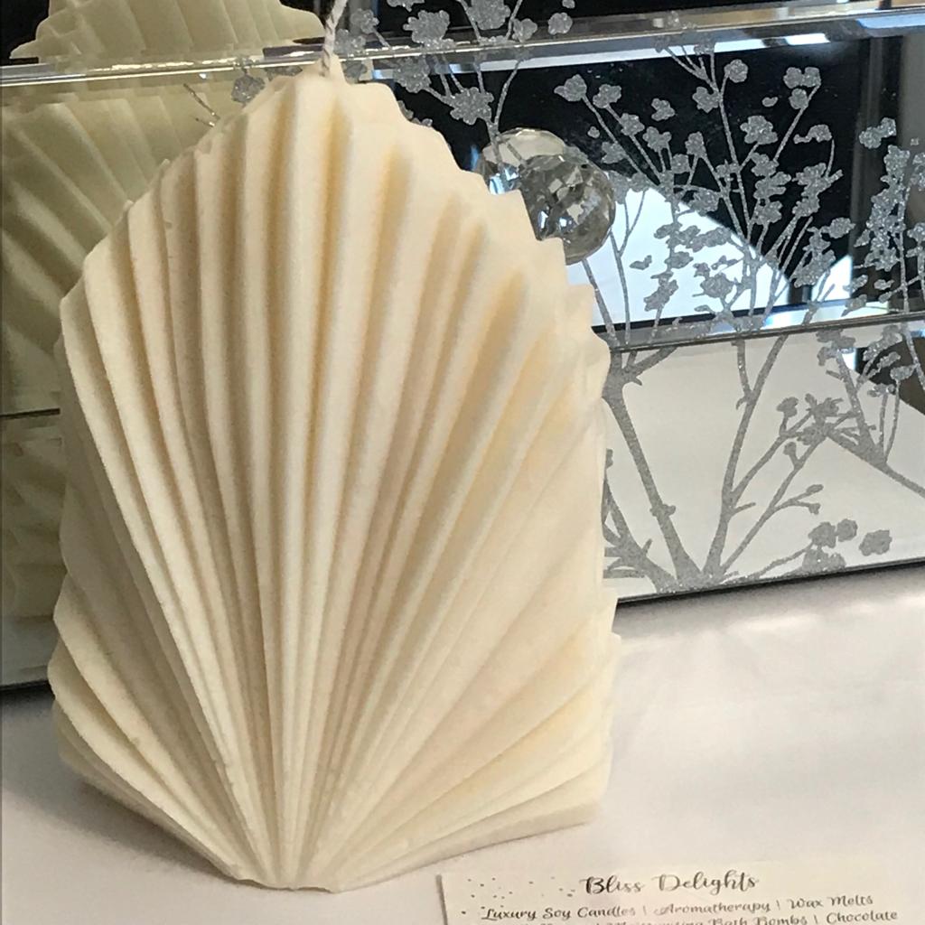 Bliss Delights Shell Soy Pilaar Candle  Unscented | Vegan 